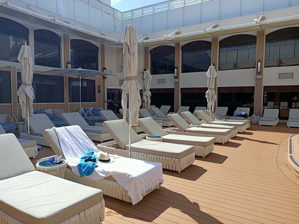 norwegian epic haven outdoor area