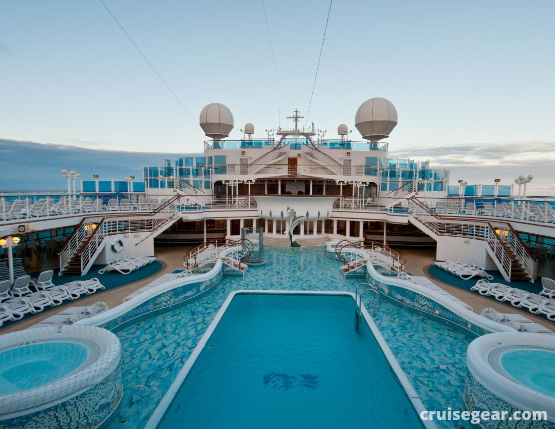 Princess Cruises - Pool decks and sun areas
