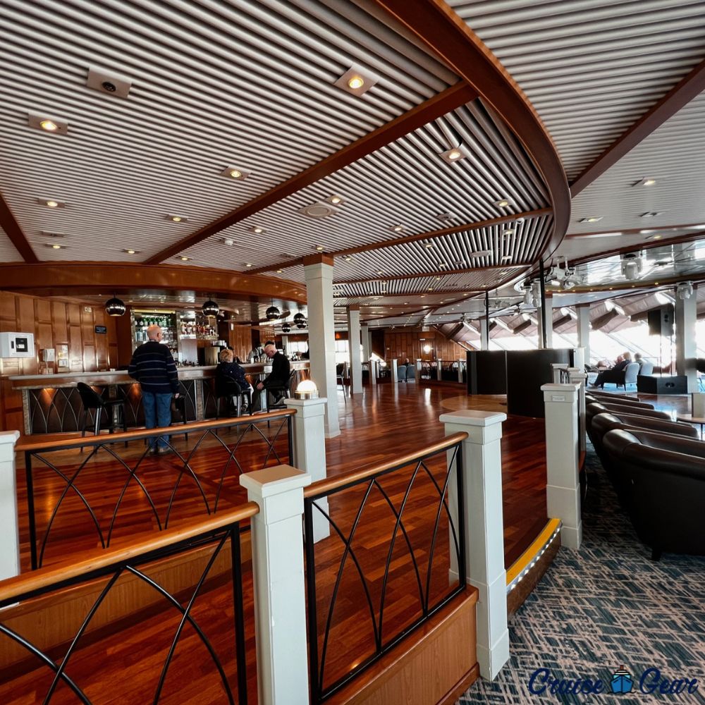 NCL Sun Review - Spinnaker Lounge