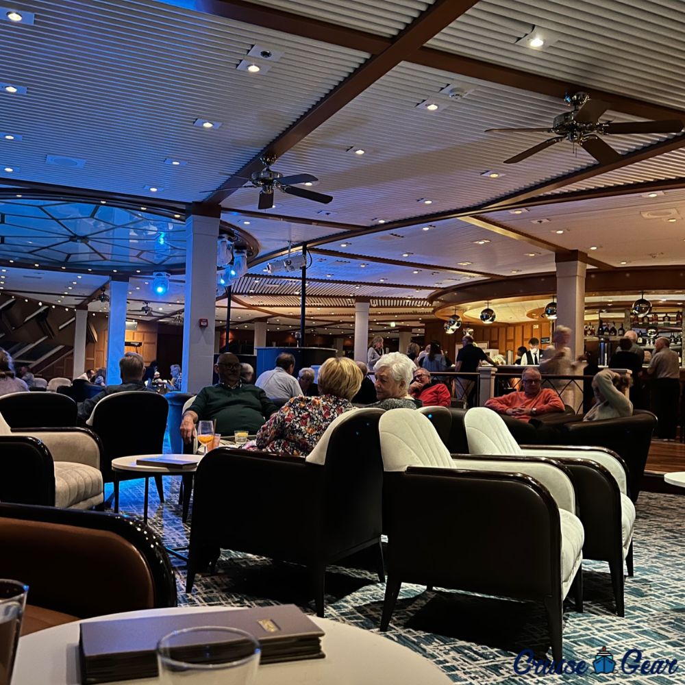 Norwegian Sun Review - Spinnaker Lounge